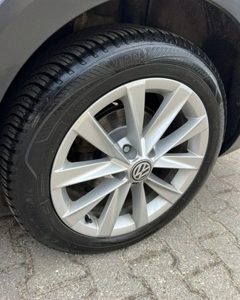 Volkswagen Golf cena 47500 przebieg: 182000, rok produkcji 2016 z Łobez małe 172
